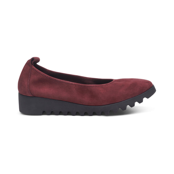Brianna Slip On #color_burgundy