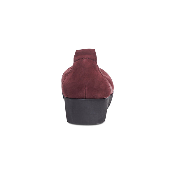Brianna Slip On #color_burgundy