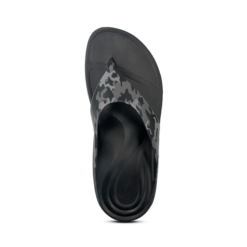 Maui Flips - Men #color_charcoal-camo