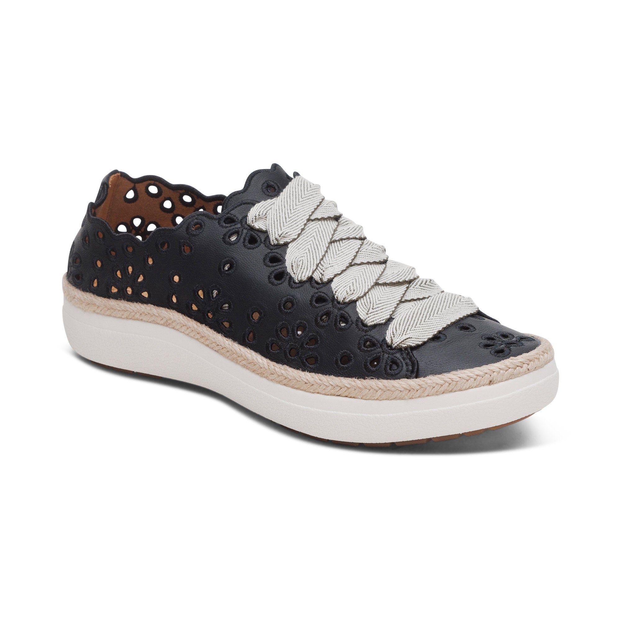 Charlotte Lace Up Sneaker #color_black
