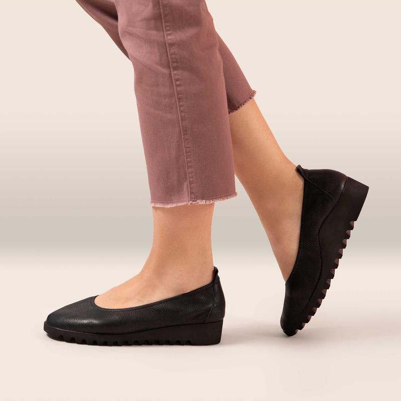 Brianna Slip On Lifestyle #color_navy
