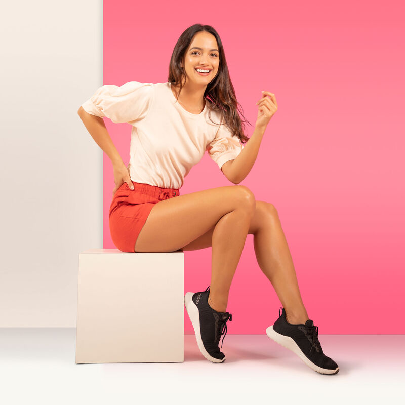 Emery Arch Support Sneaker #color_black