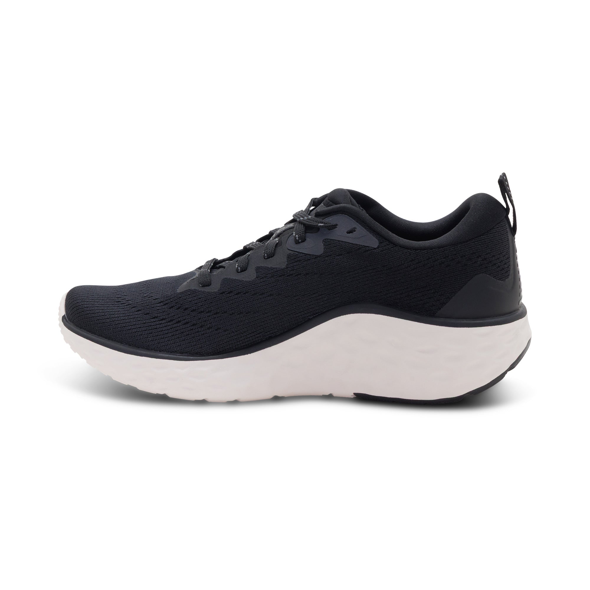 Nova Arch Support Sneaker left Angle #color_black