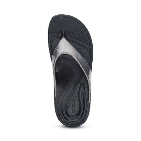 Maui-Flips---Women #color_pewter-metallic