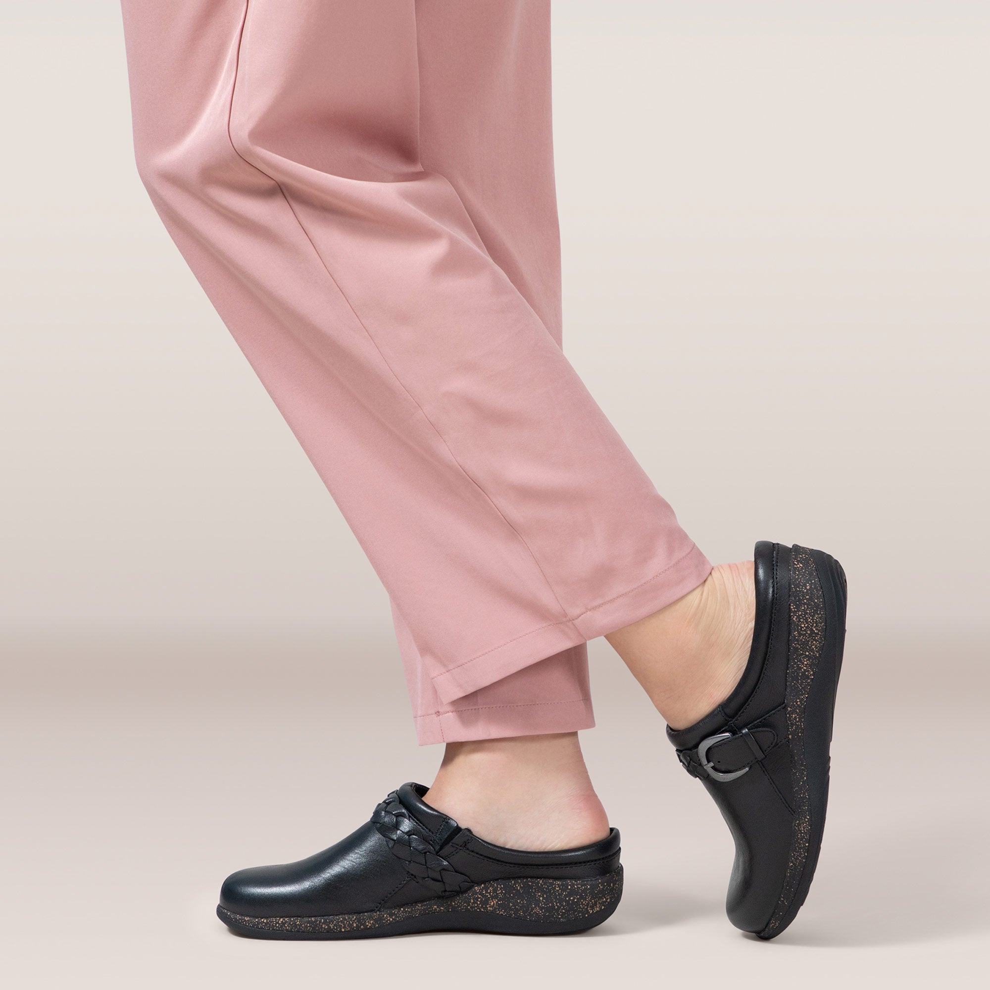 Libby Comfort Clog Lifestyle #color_burgundy