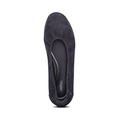 Brianna Slip On #color_navy