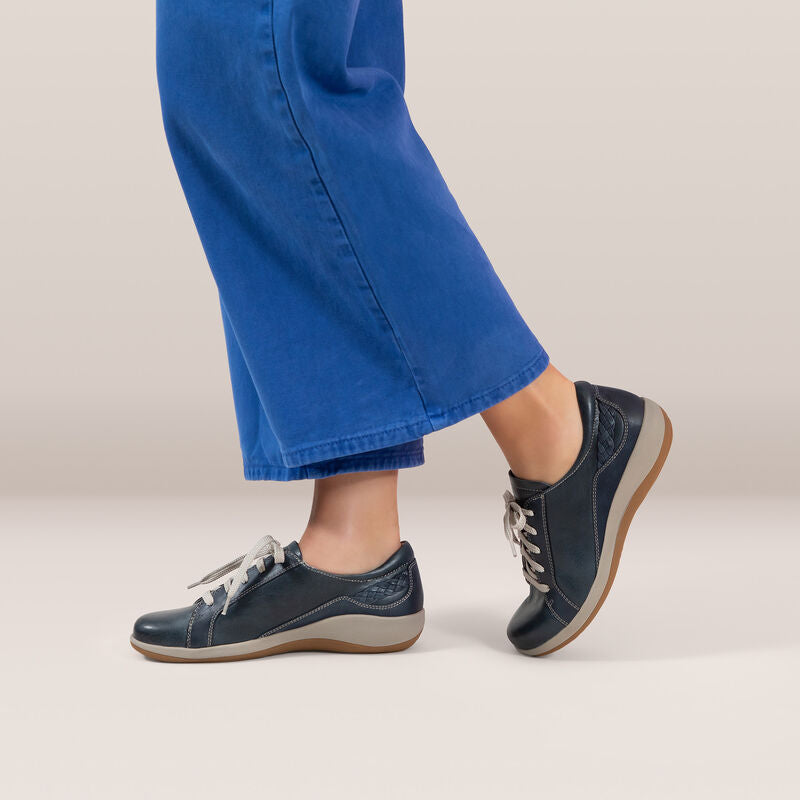 Dana Lace Up Oxford #color_navy