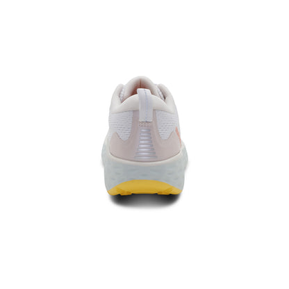 Nova Arch Support Sneaker rear Angle #color_white