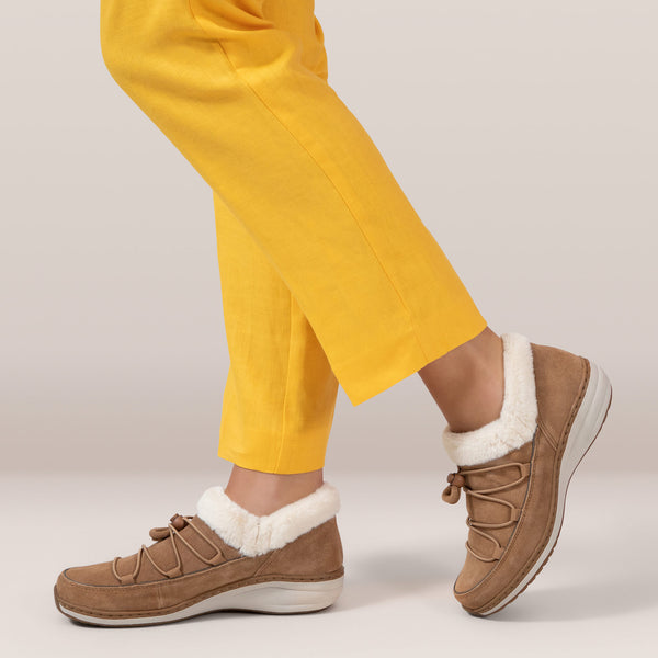 Chrissy-Winter-Slip-On #color_cognac