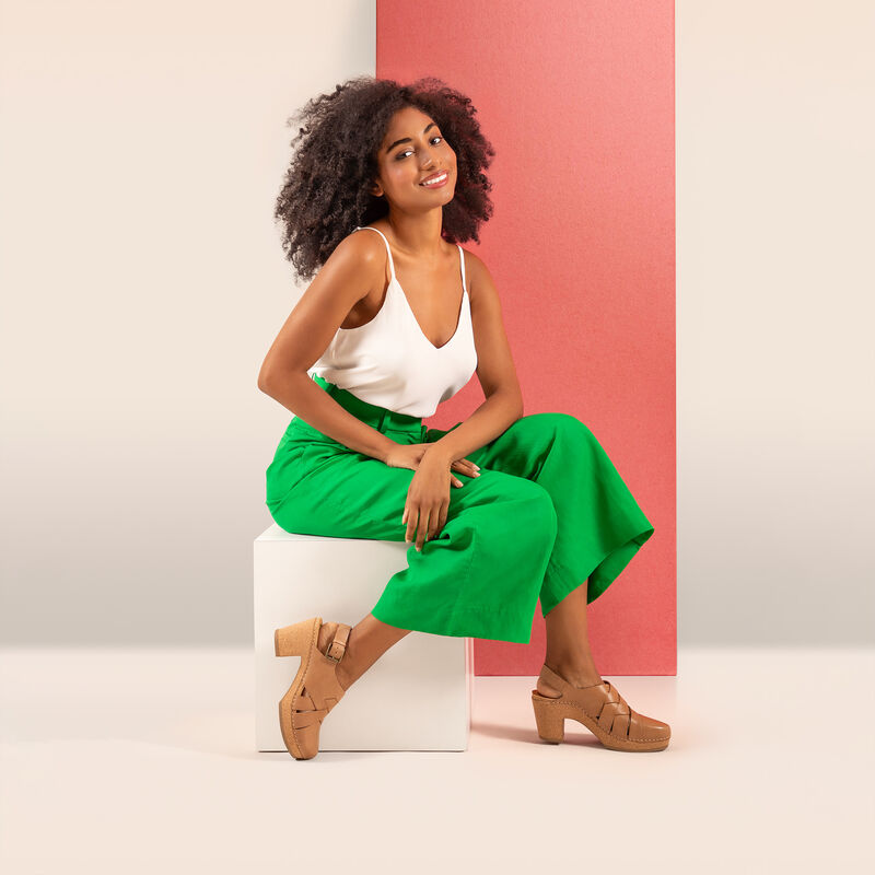 Paige-Slingback-Clog #color_camel