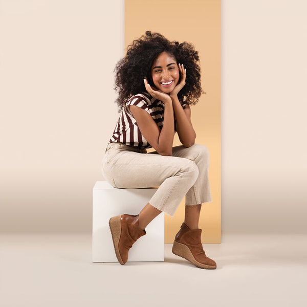 Kara-Ankle-Wedge-Boot #color_cognac